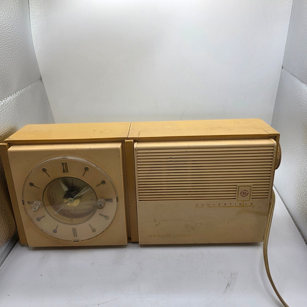Vintage General Electric GE Model 682 Clock Radio Yellow Convertible Working